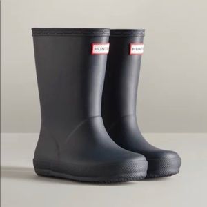 Hunter Original Kids First Classic Rain Boots in Navy
